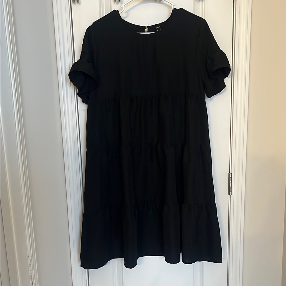 Black Casual A-line Dress with Puff Sleeves and Crew Neck